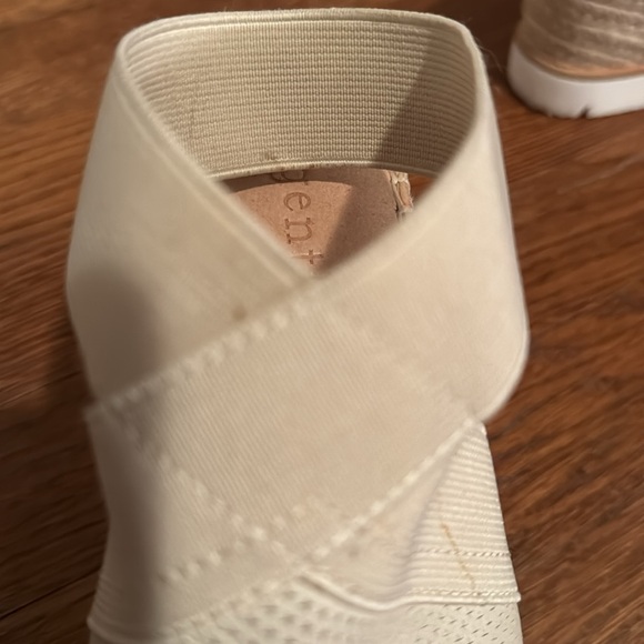 Kenneth Cole Gentle Souls Wedge Platform. White sneaker like bottom. Tan color. - Picture 10 of 10